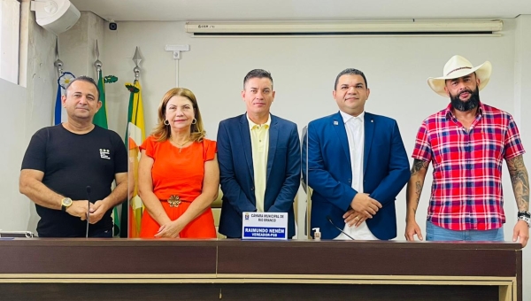 Raimundo Neném assume o comando da Câmara de Vereadores de Rio Branco, ao lado de Lene Petecão